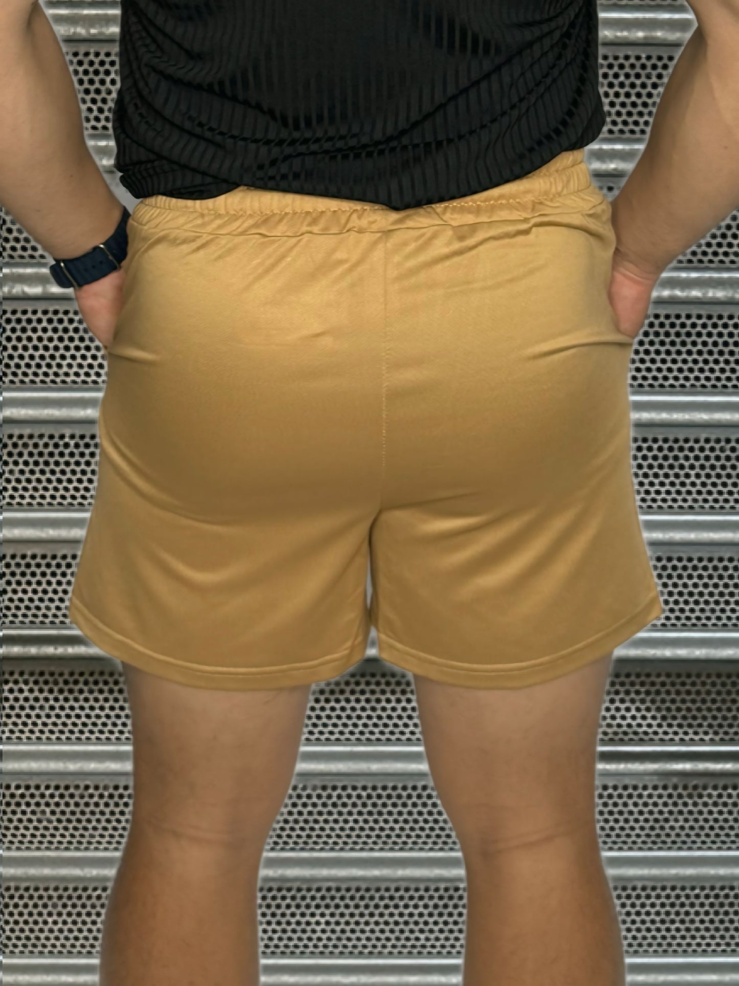 STATEMENT TRAINING SHORTS 2.0 in TAN