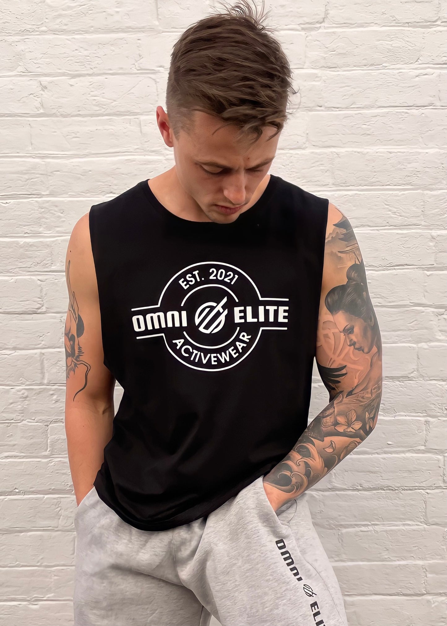 ESTABLISHED MUSCLE TANK in BLACK