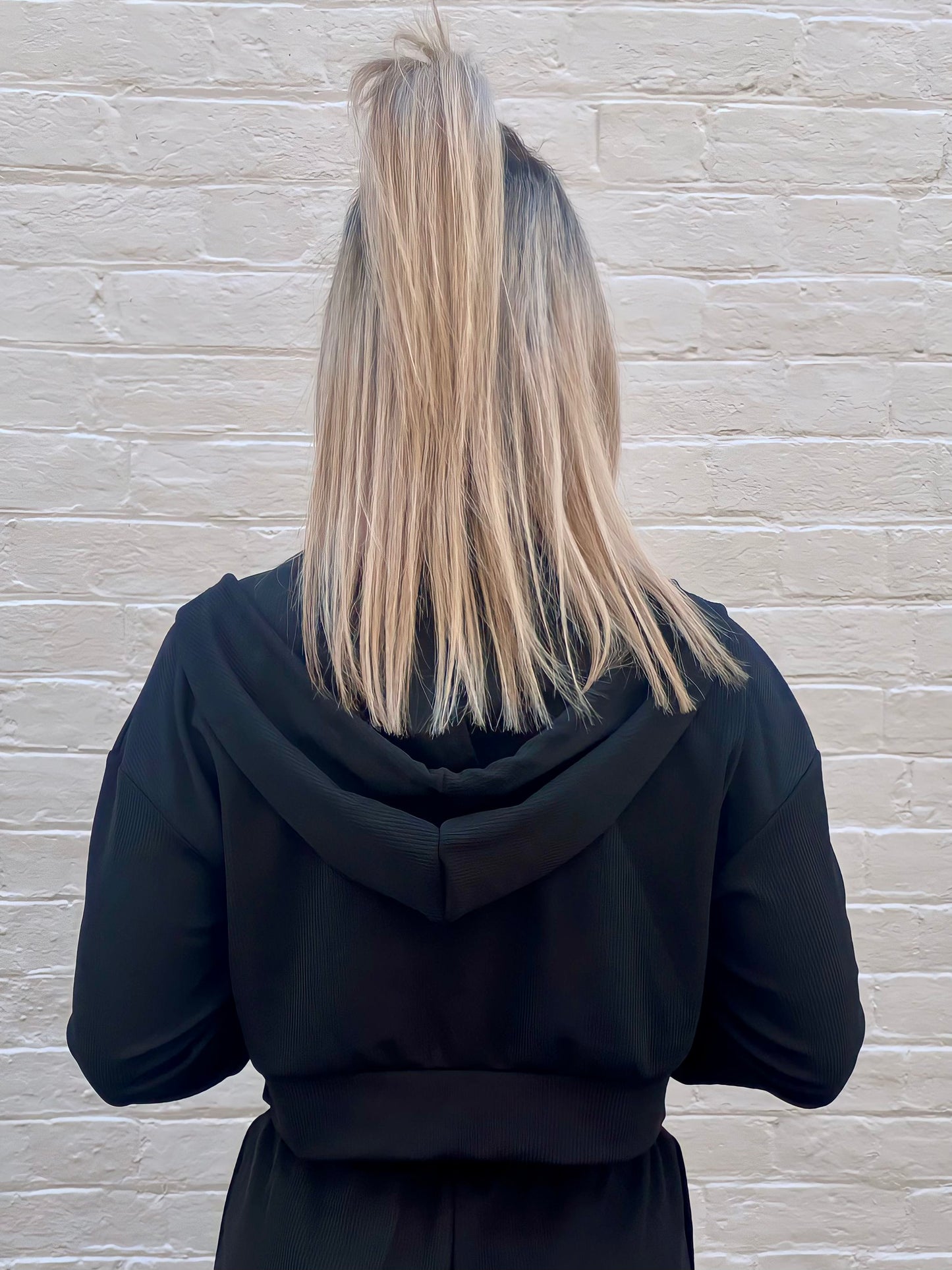 TRACK CROPPED HOOD in BLACK