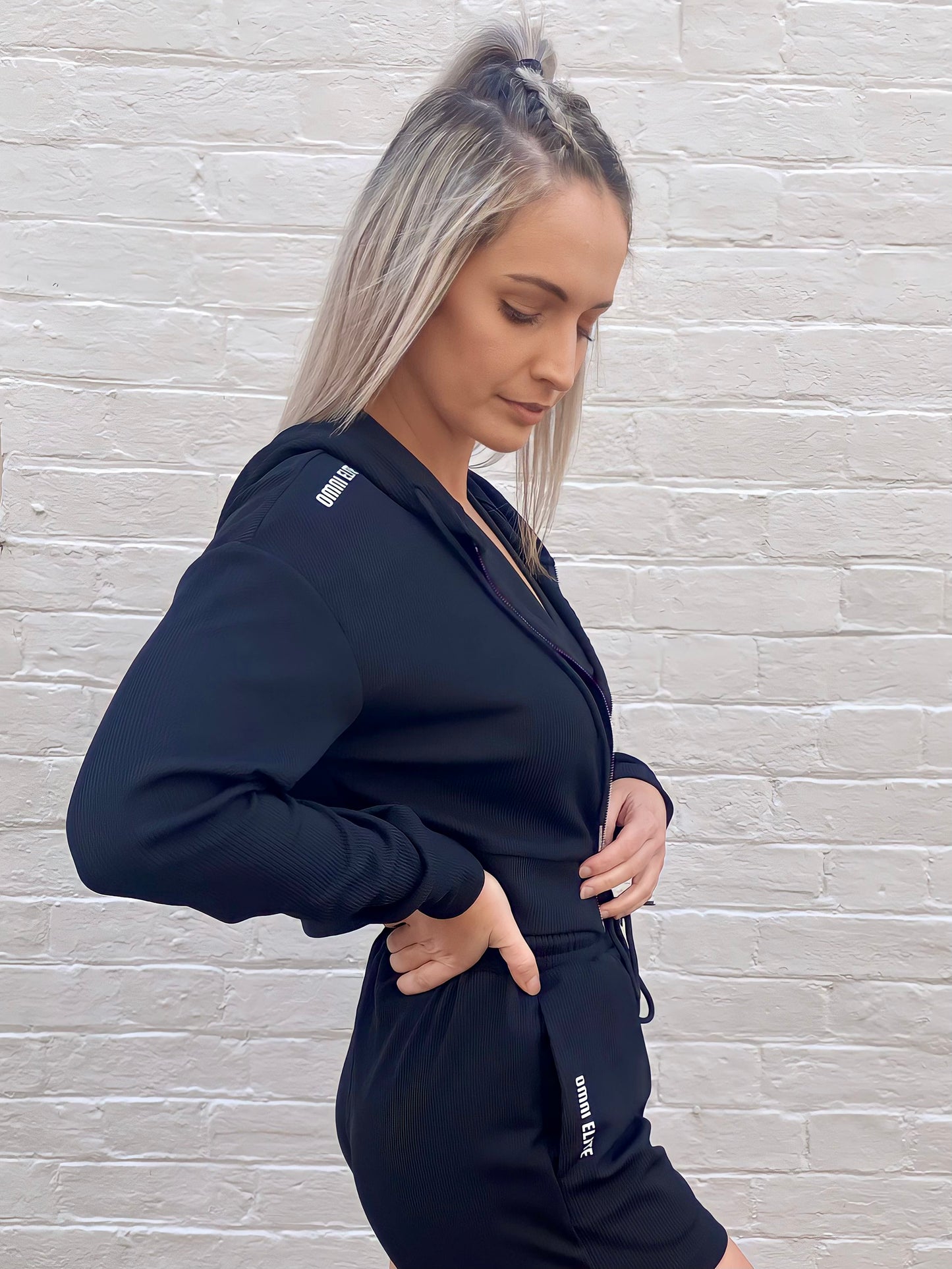 TRACK CROPPED HOOD in BLACK