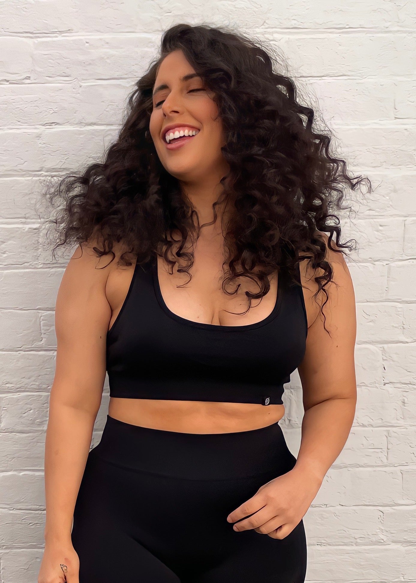FORCE SPORTS BRA in BLACK