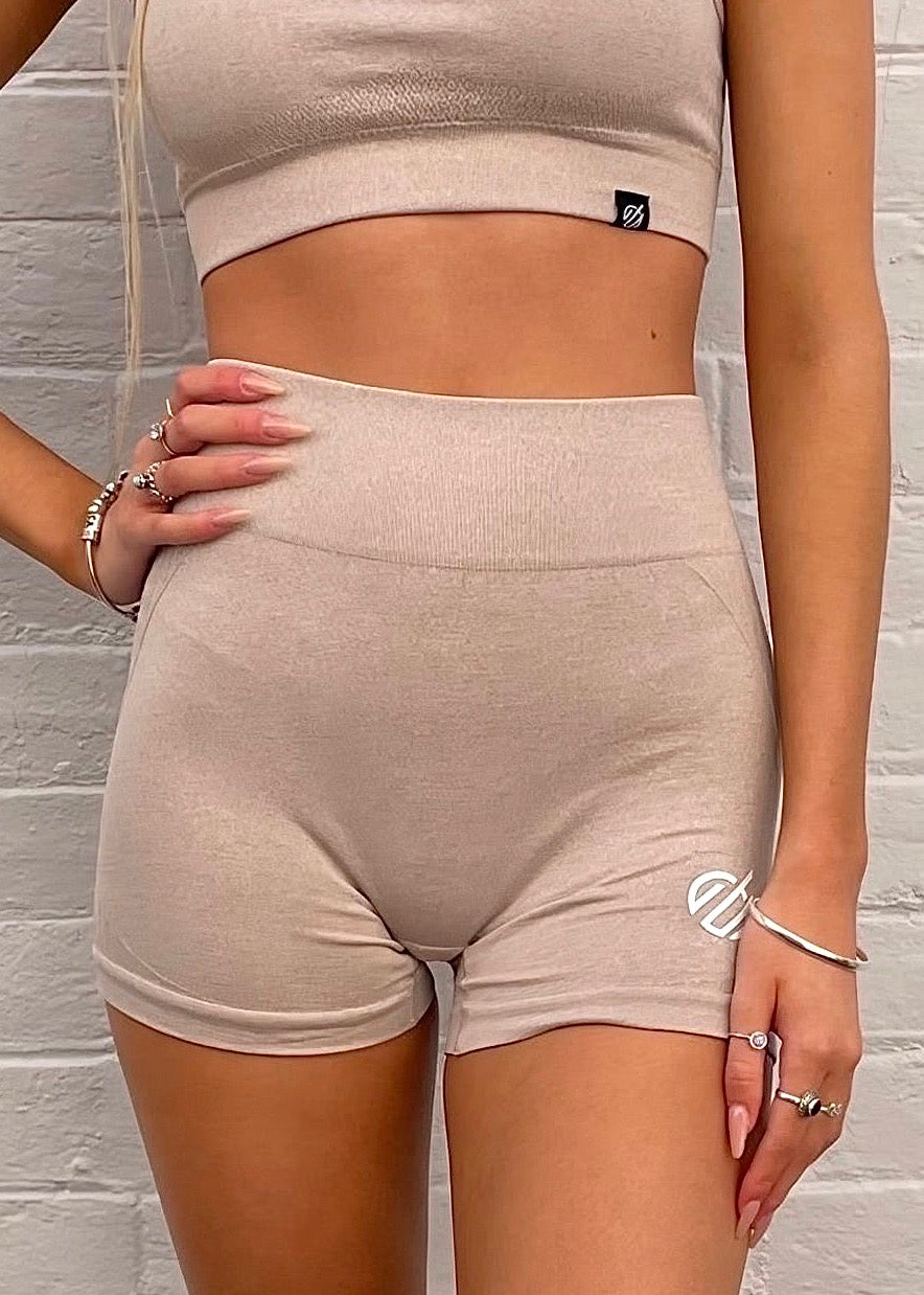 FORCE CRUNCH SHORTS in ALMOND