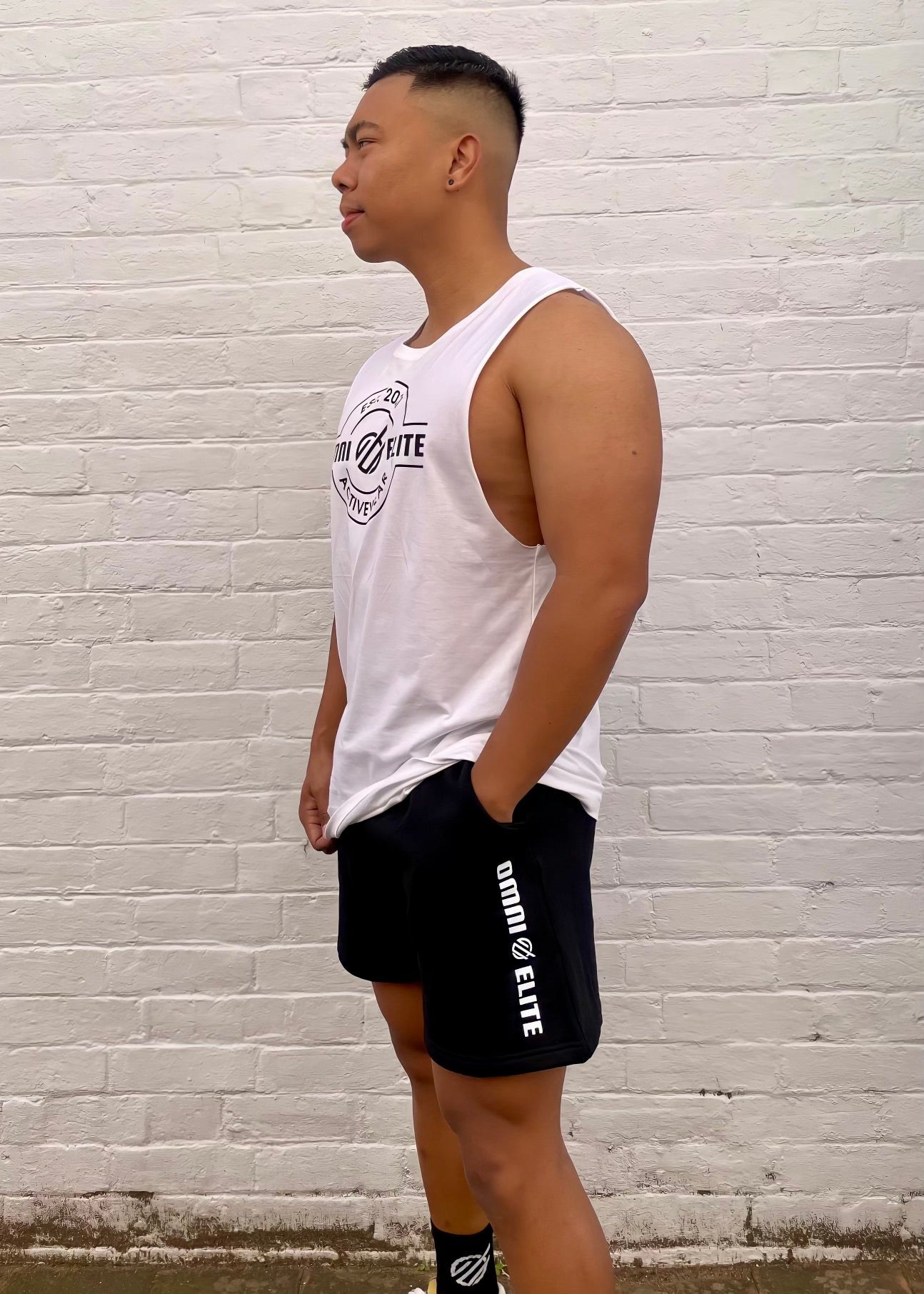 ESTABLISHED MUSCLE TANK in WHITE