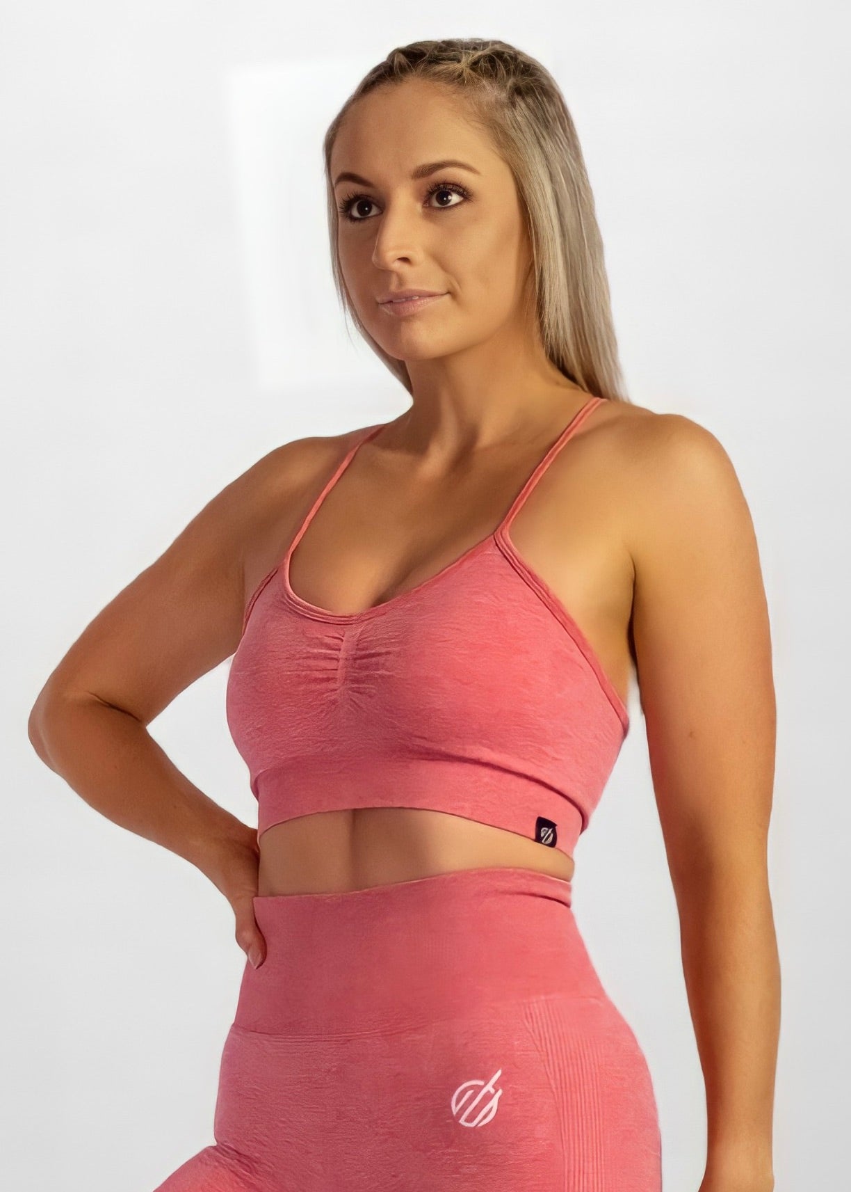 SEAMLESS KNIT SPORTS BRA in Watermelon Pink