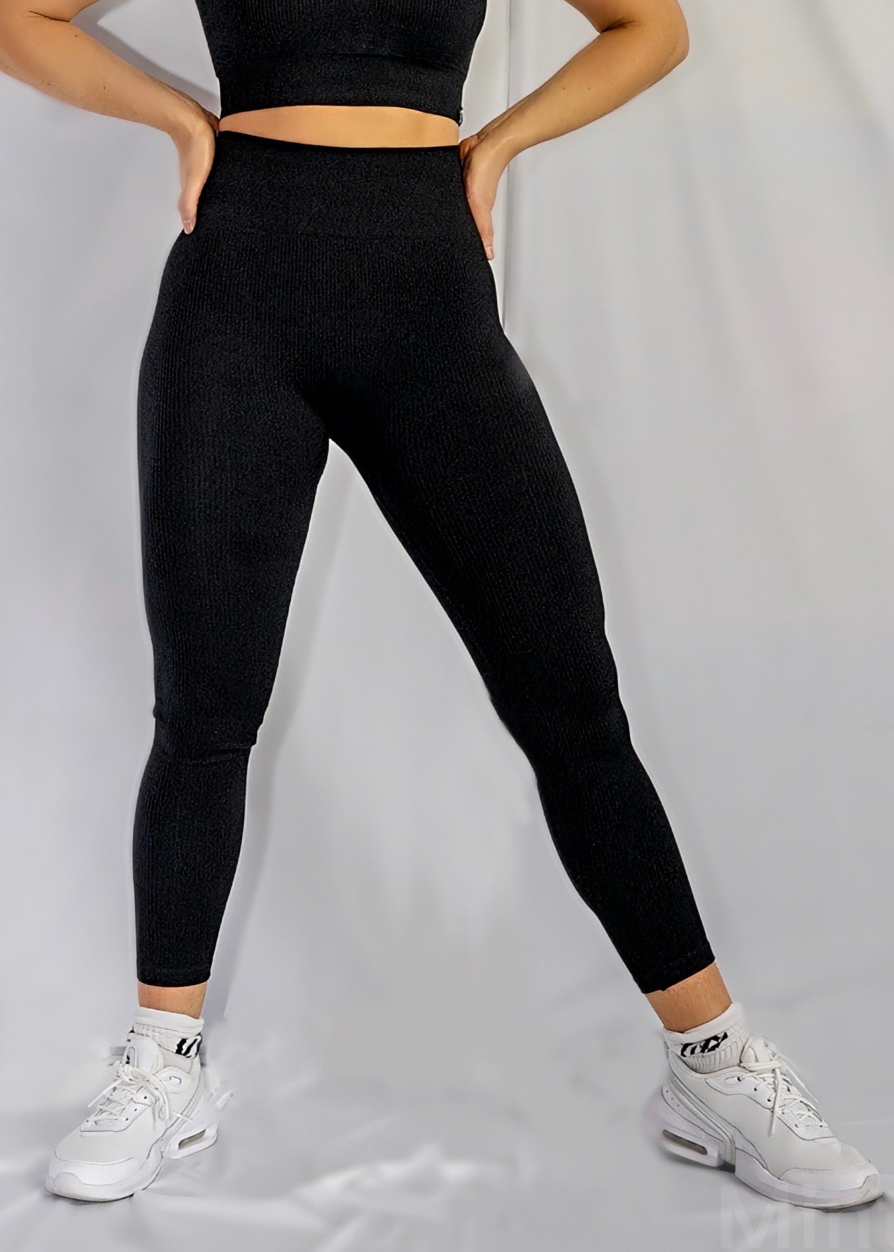 RIBBED COLLECT LEGGINGS in Black