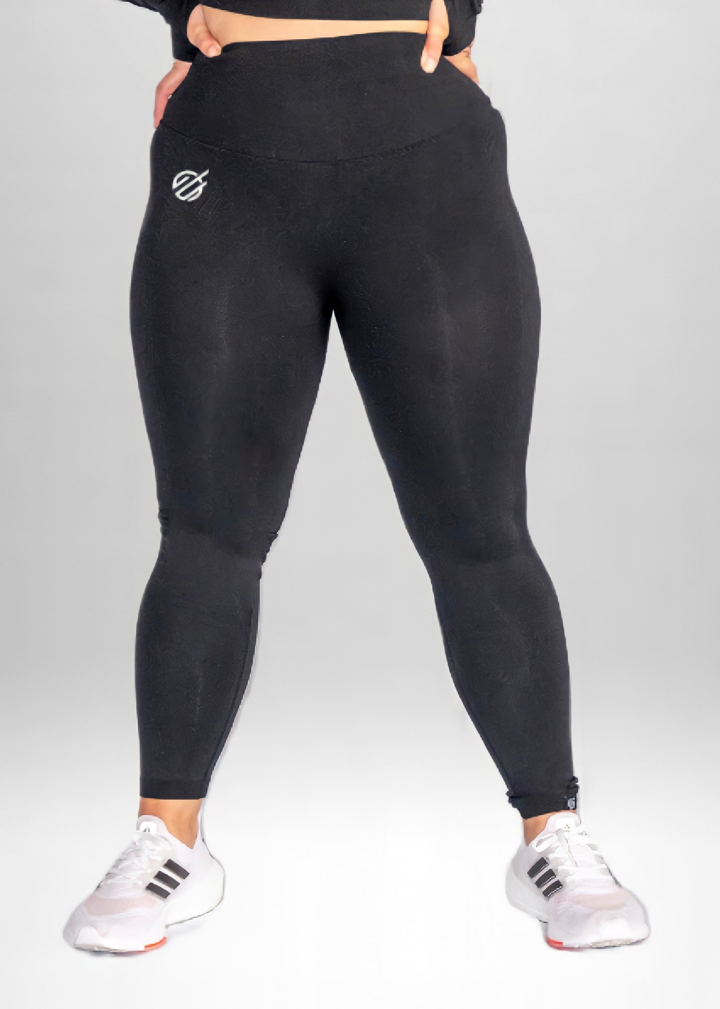 SEAMLESS KNIT CRUNCH LEGGINGS in Black