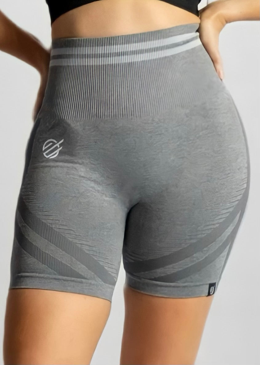 POWER CRUNCH SHORTS in Light Grey