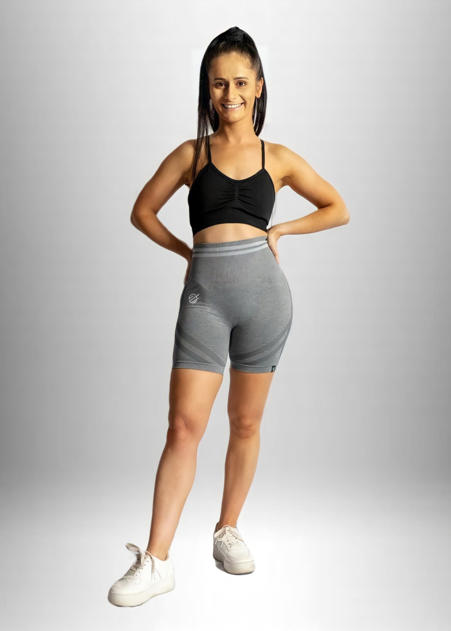 POWER CRUNCH SHORTS in Light Grey