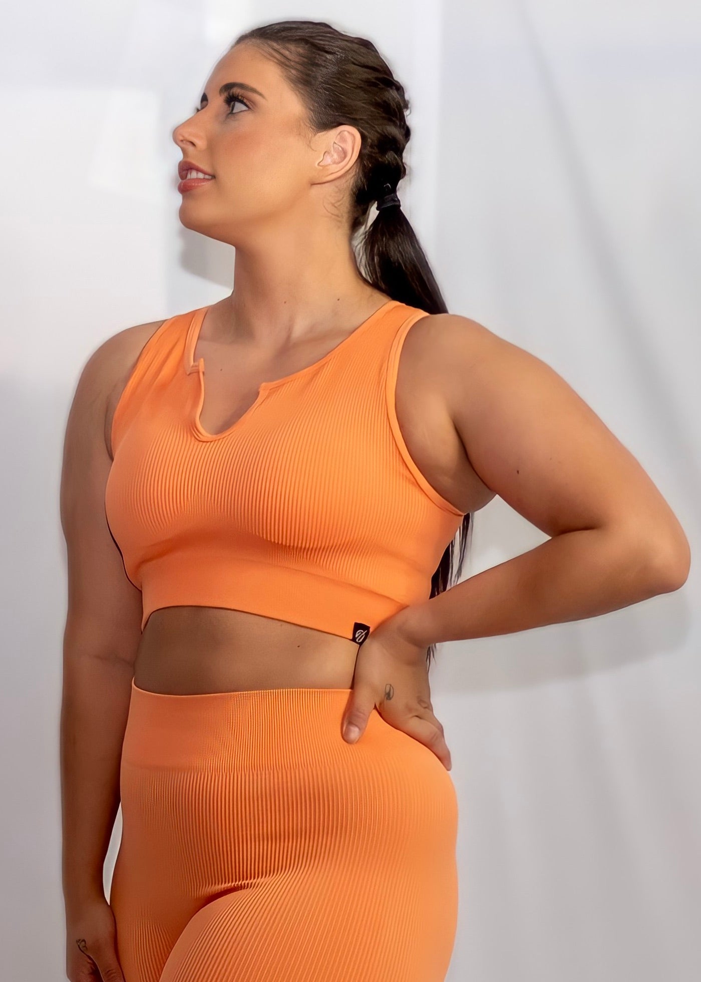 RIBBED COLLECT U SHAPE CROP in Orange