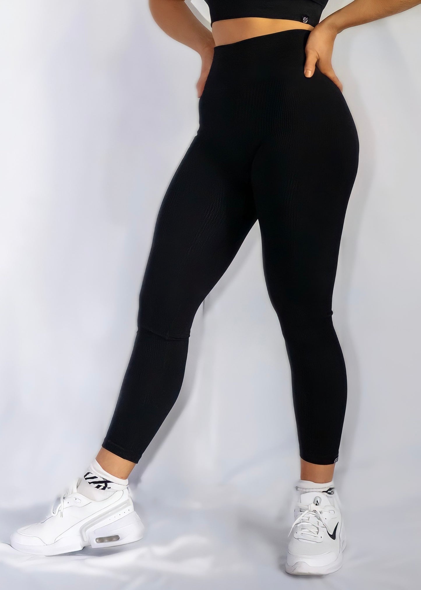 RIBBED COLLECT LEGGINGS in Black