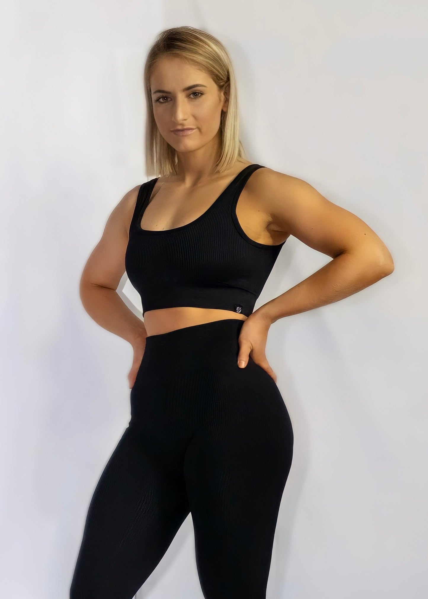 RIBBED COLLECT STRAIGHT CROP in Black