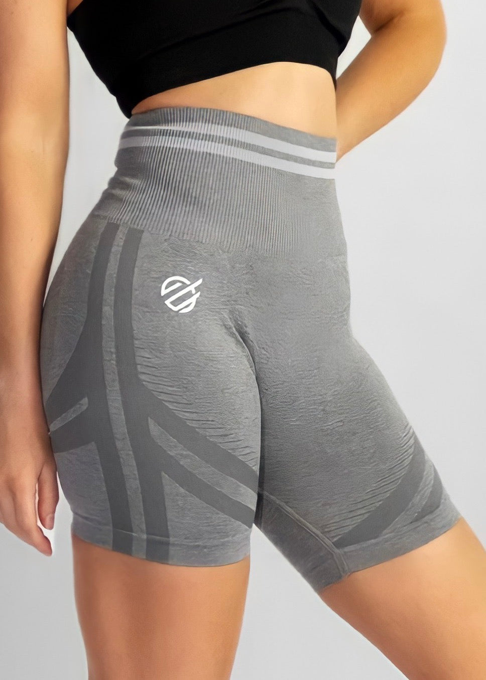 POWER CRUNCH SHORTS in Light Grey