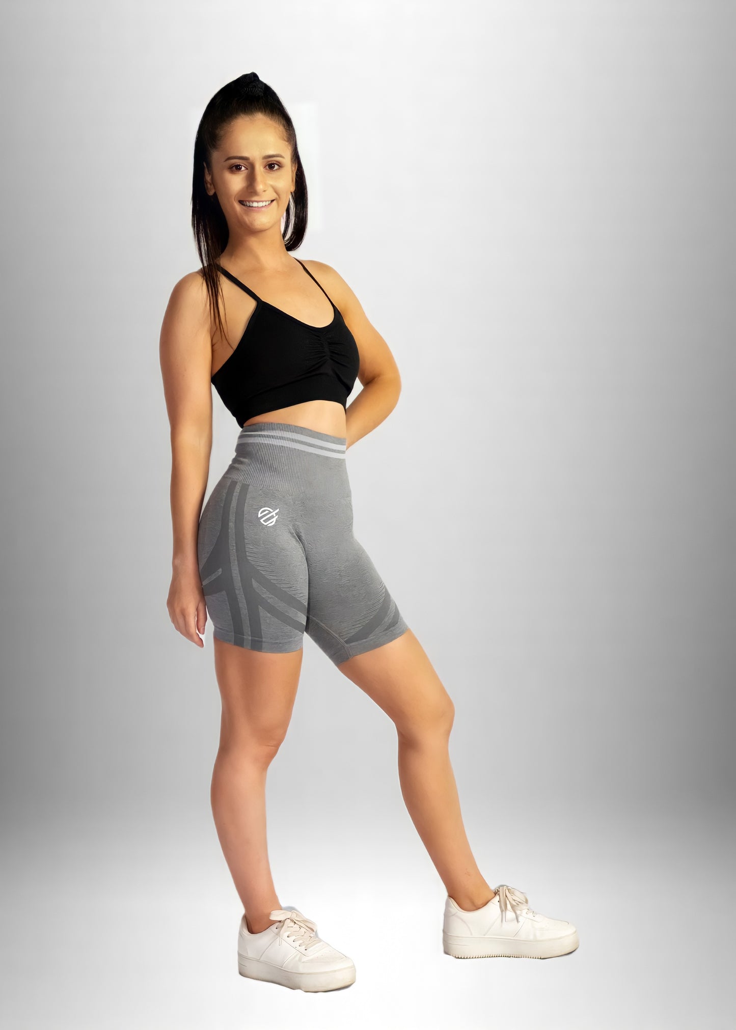 POWER CRUNCH SHORTS in Light Grey