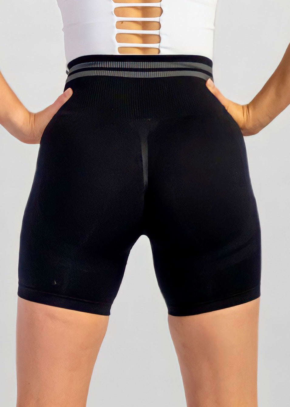 POWER CRUNCH SHORTS in Black