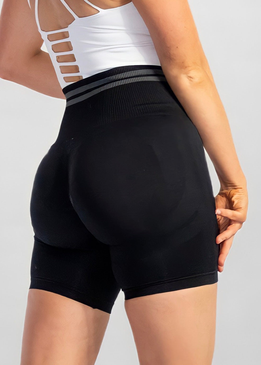 POWER CRUNCH SHORTS in Black