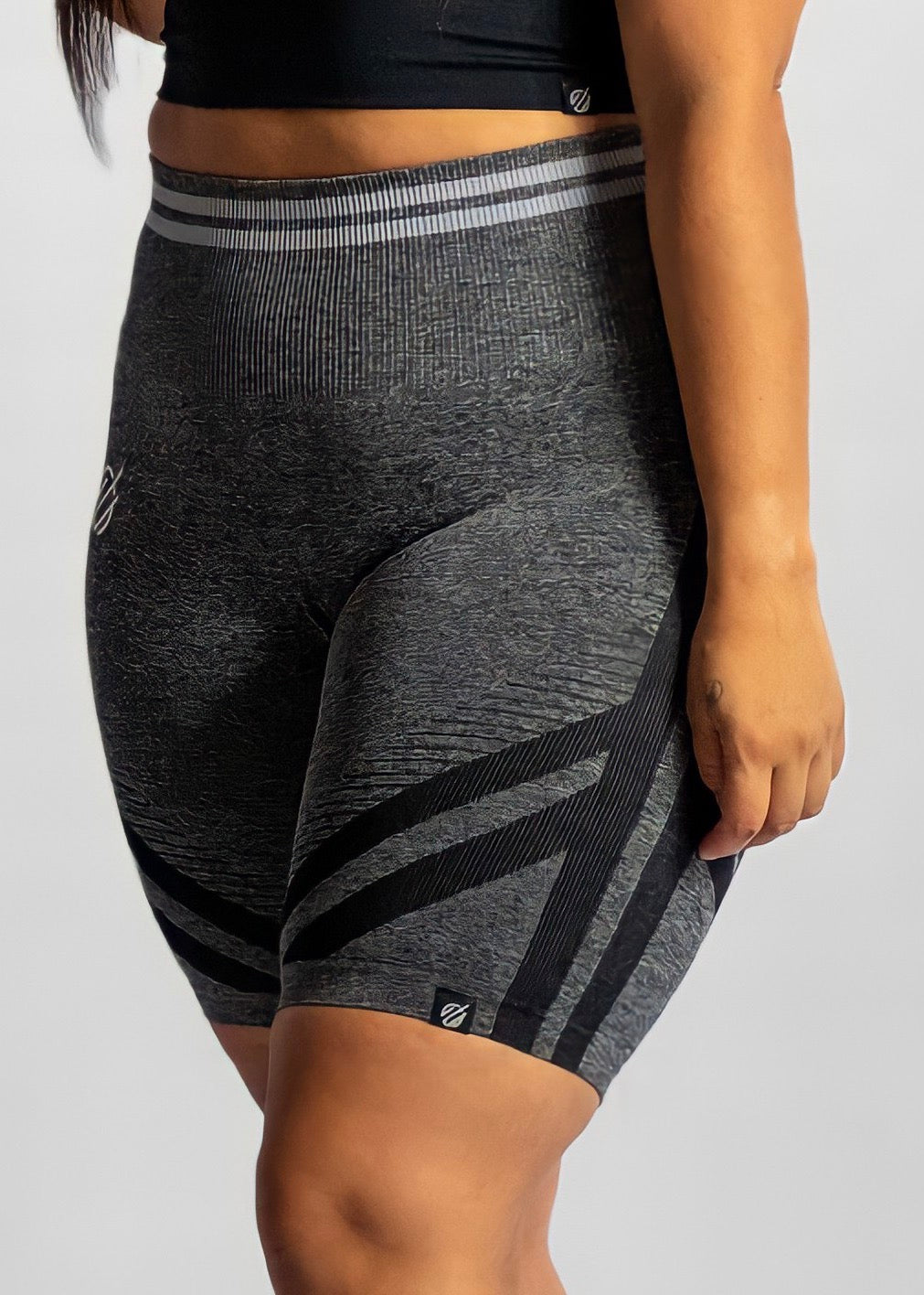 POWER CRUNCH SHORTS in Grey