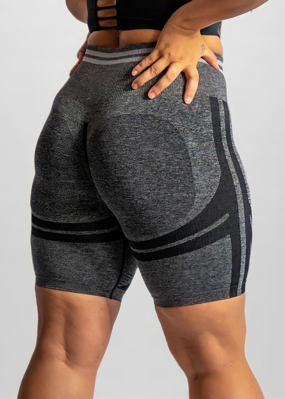 POWER CRUNCH SHORTS in Grey