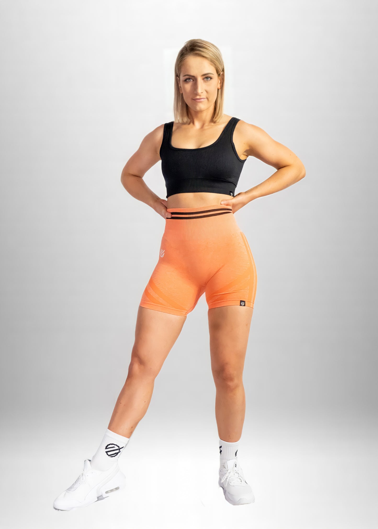 POWER CRUNCH SHORTS in Orange