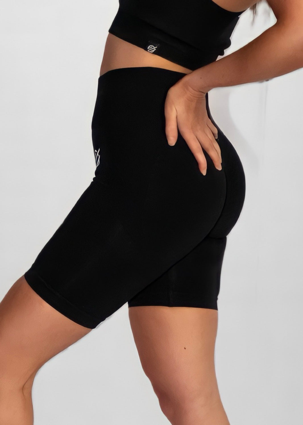 SEAMLESS KNIT CRUNCH BIKE SHORTS in Black