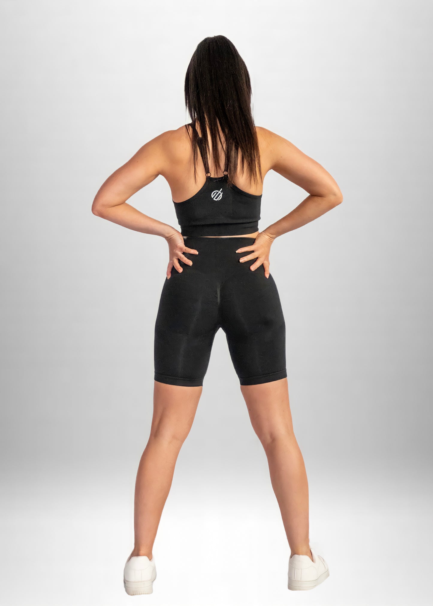 SEAMLESS KNIT CRUNCH BIKE SHORTS in Black