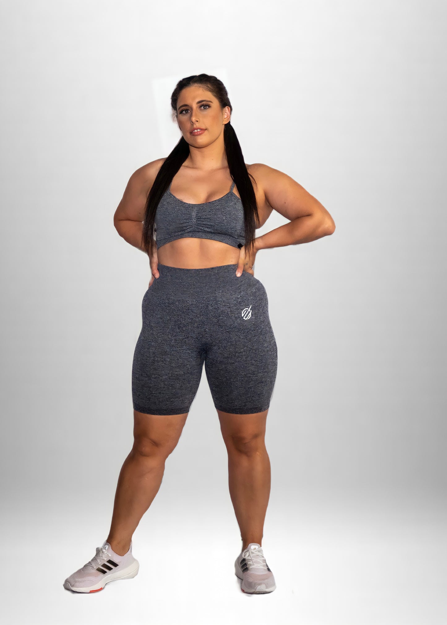 SEAMLESS KNIT CRUNCH BIKE SHORTS in Grey