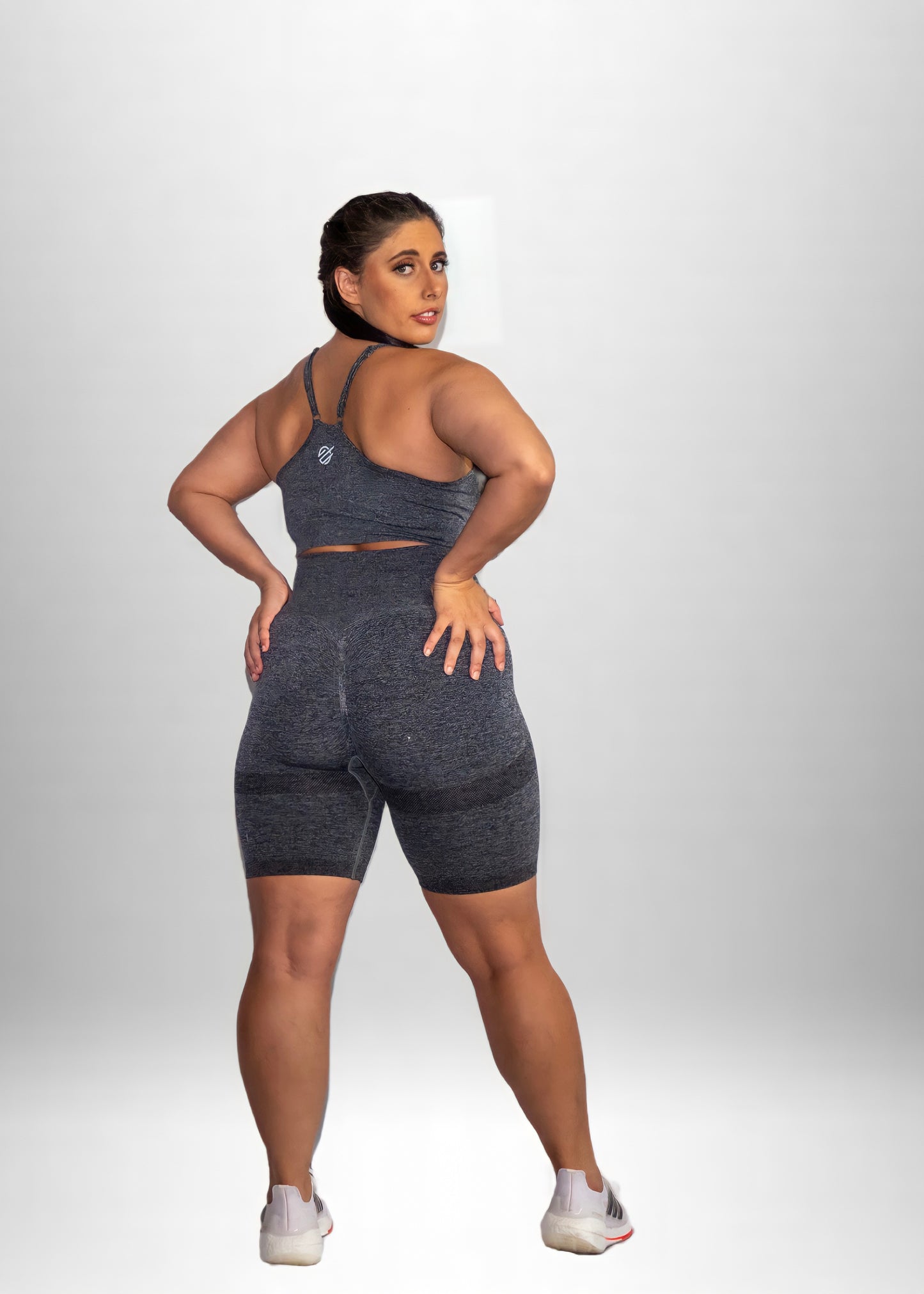 SEAMLESS KNIT CRUNCH BIKE SHORTS in Grey