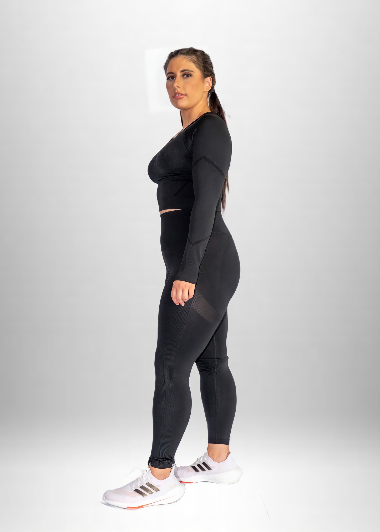 SEAMLESS KNIT CRUNCH LEGGINGS in Black