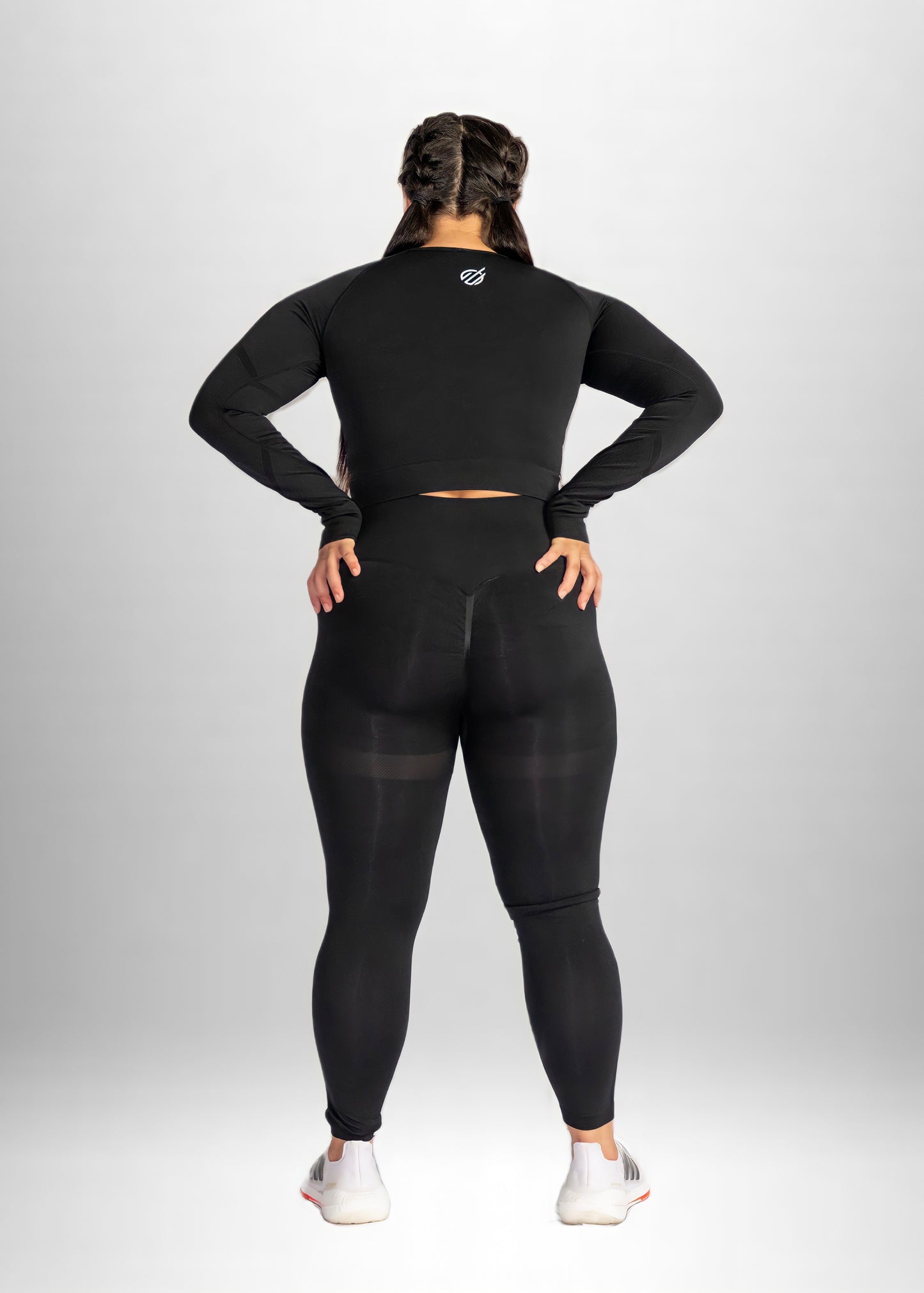 SEAMLESS KNIT CRUNCH LEGGINGS in Black