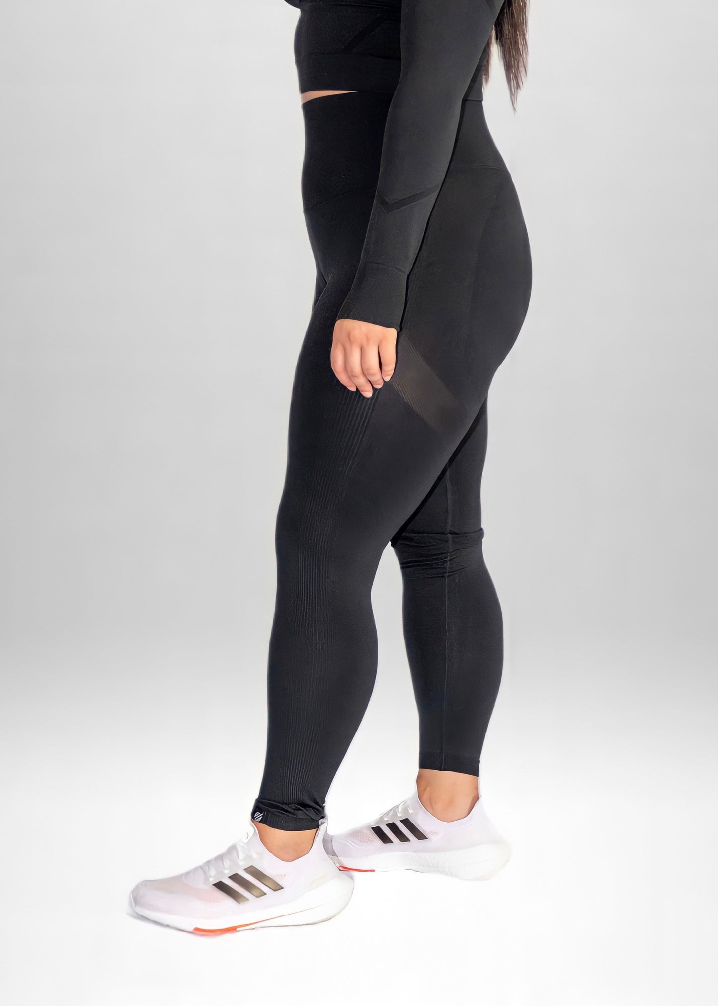 SEAMLESS KNIT CRUNCH LEGGINGS in Black