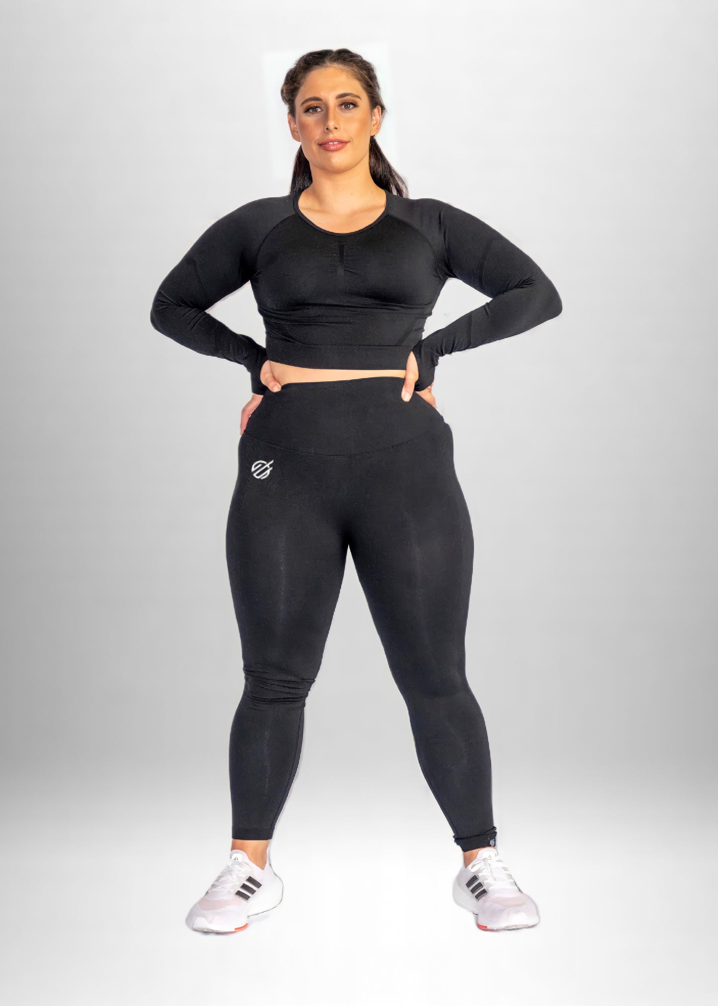 SEAMLESS KNIT CRUNCH LEGGINGS in Black