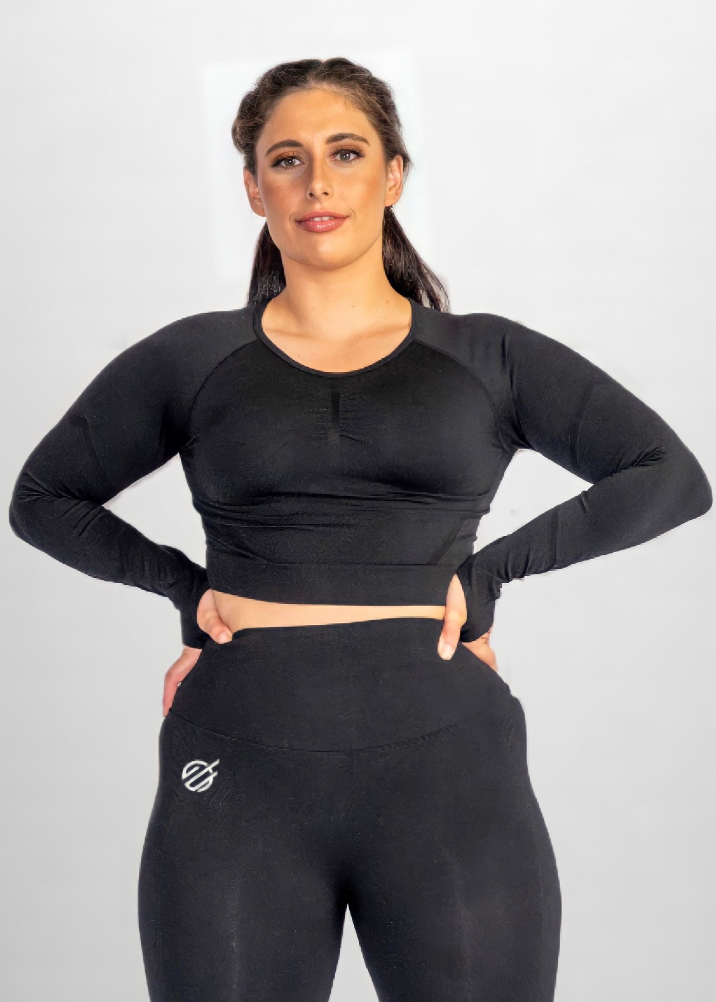 SEAMLESS KNIT LONG SLEEVE in Black